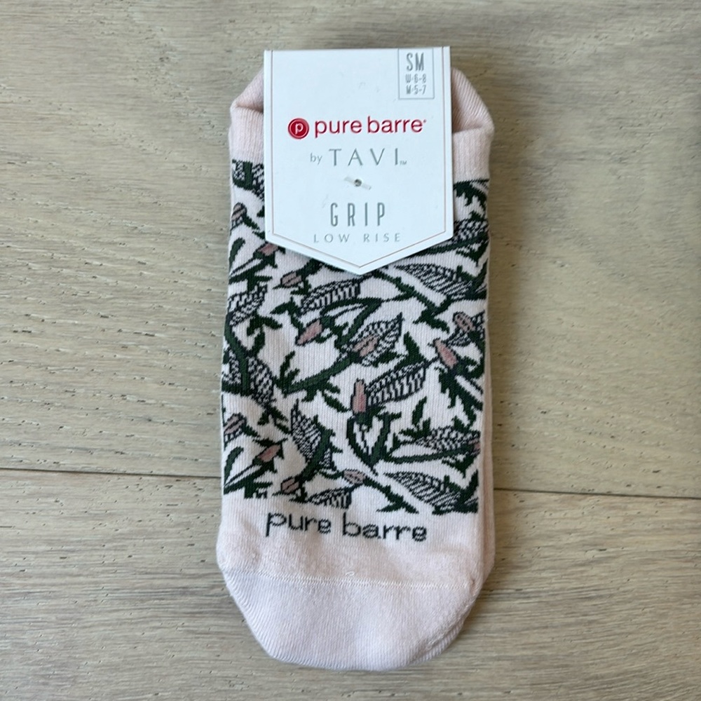 Low Rise Foliage soft pink and mellow green grip socks